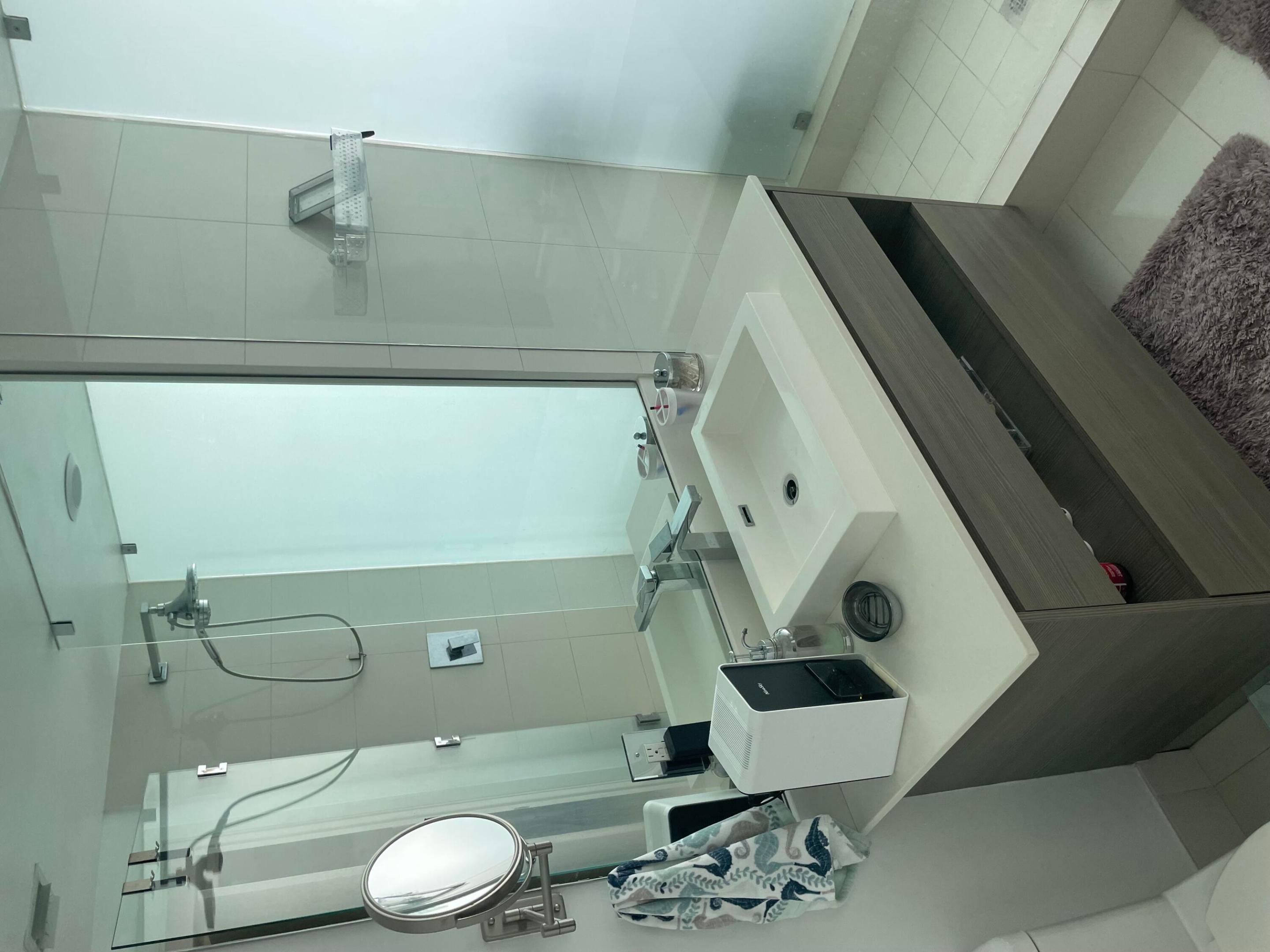 ICON BAY CONDO - Residential Lease