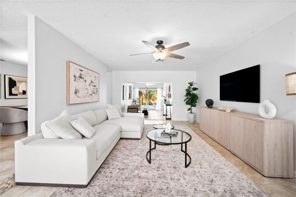 Photo of 1040 SW 12th Avenue, Boca Raton, FL 33486 (MLS # F10553971)