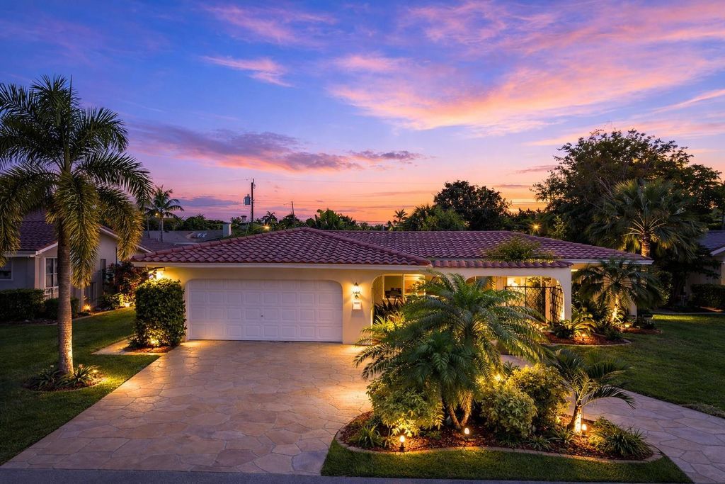 Photo of 1040 SW 12th Avenue, Boca Raton, FL 33486 (MLS # F10553971)