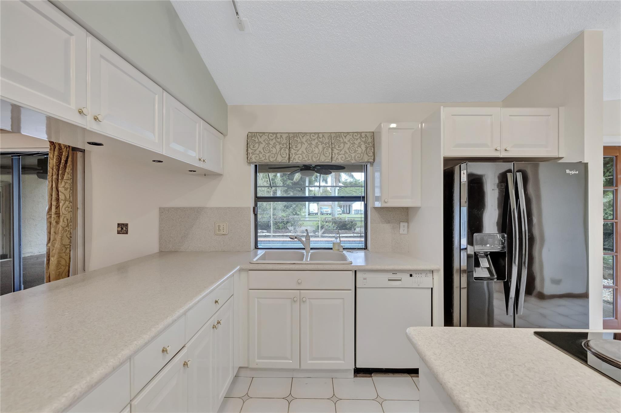Pine Ridge 112-37 B - Residential
