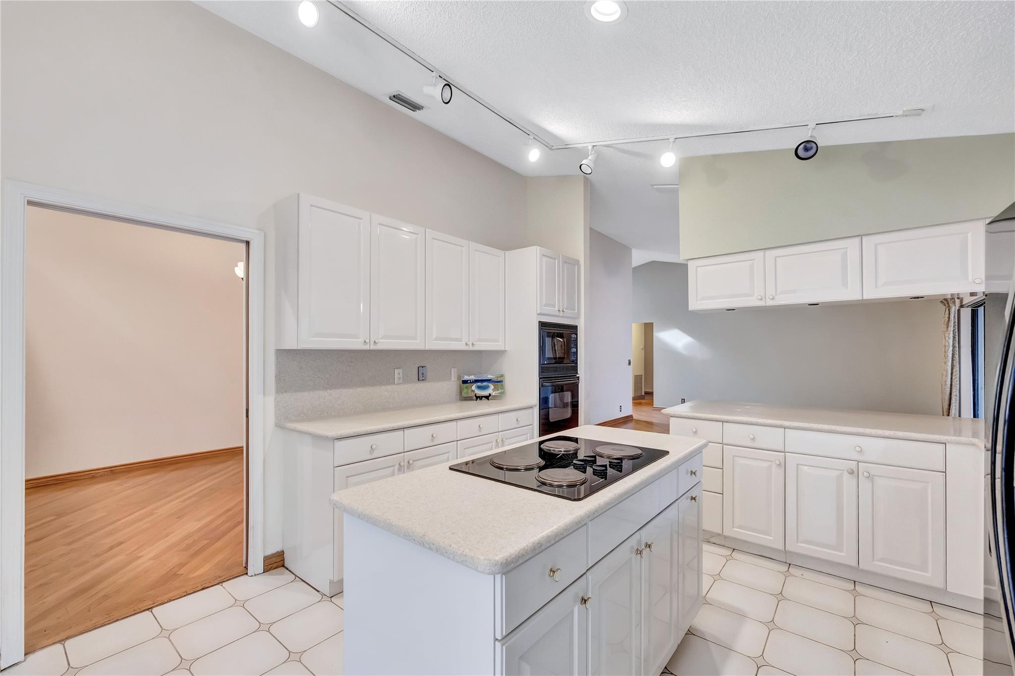 Pine Ridge 112-37 B - Residential