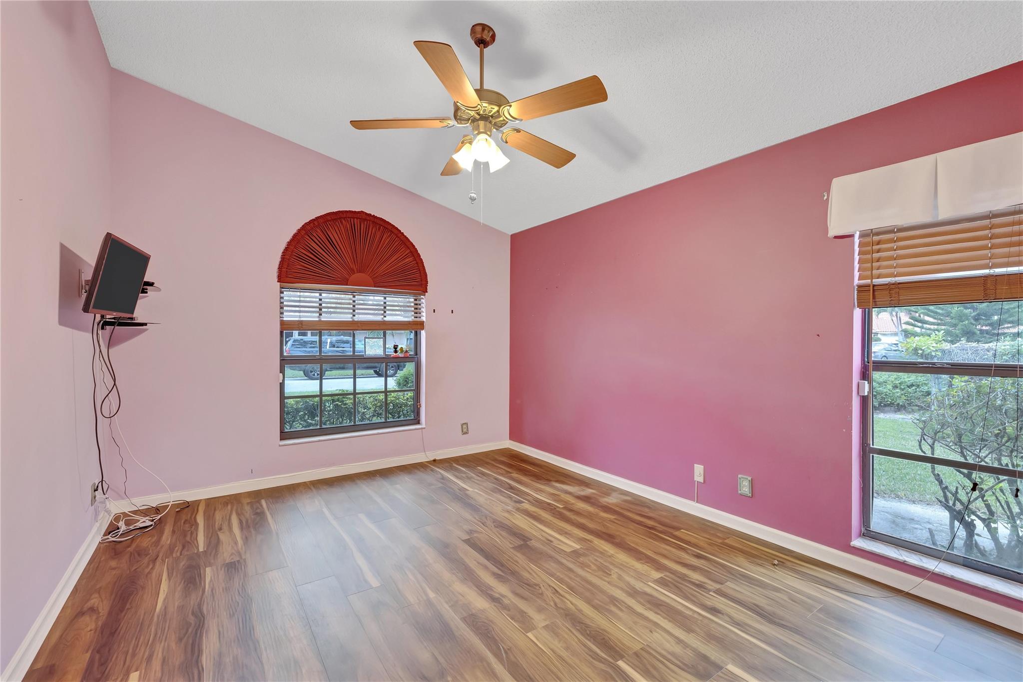 Pine Ridge 112-37 B - Residential