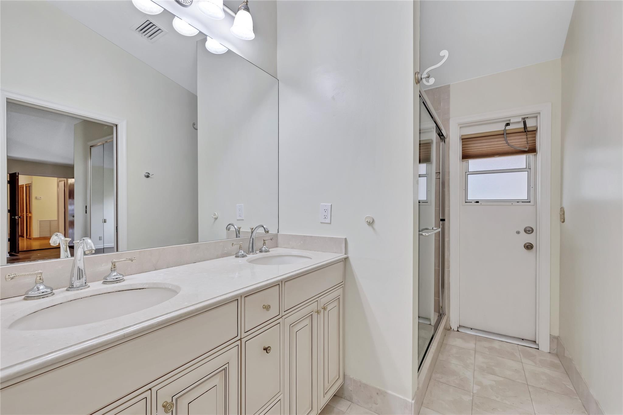 Pine Ridge 112-37 B - Residential