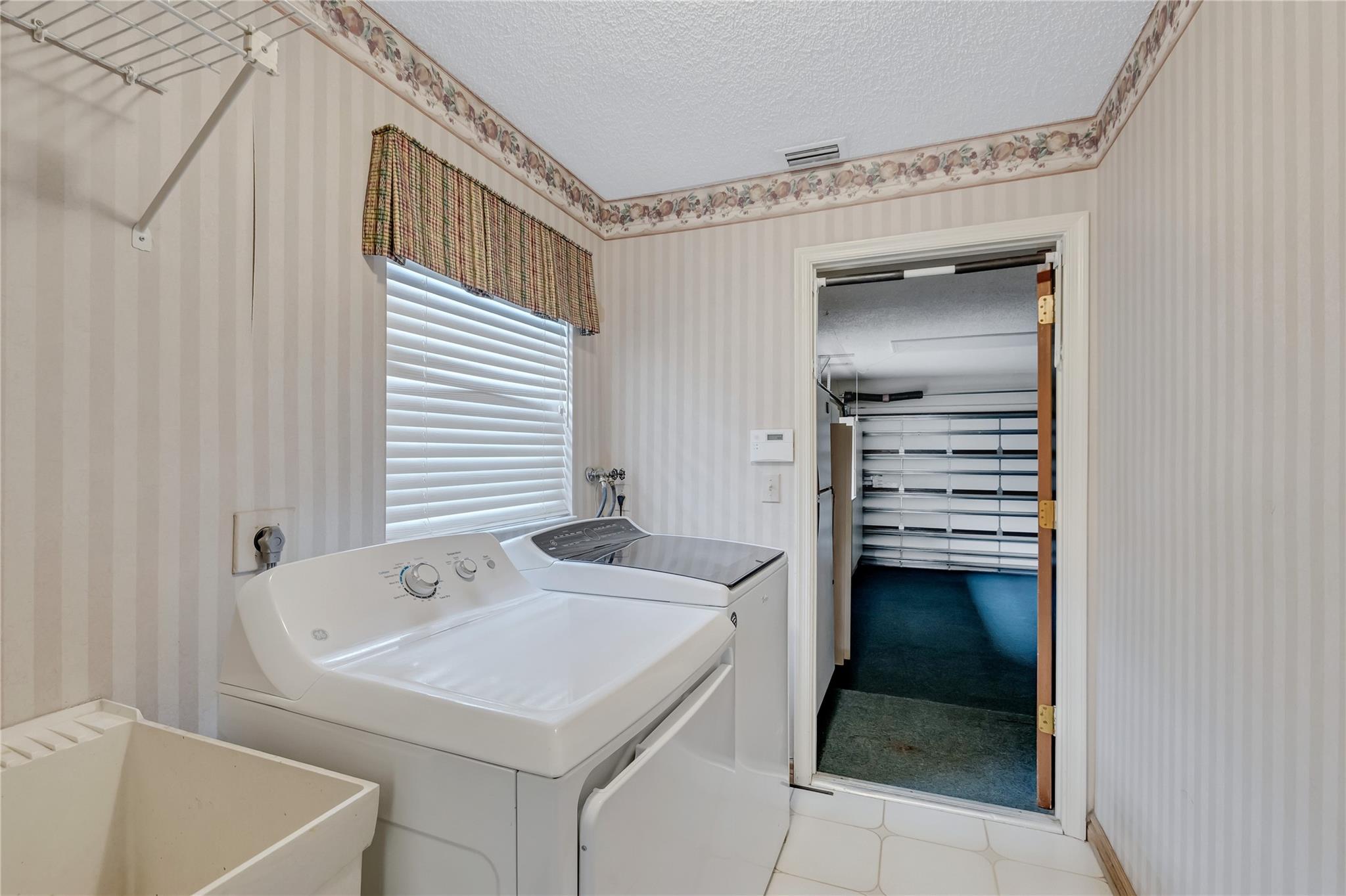 Pine Ridge 112-37 B - Residential