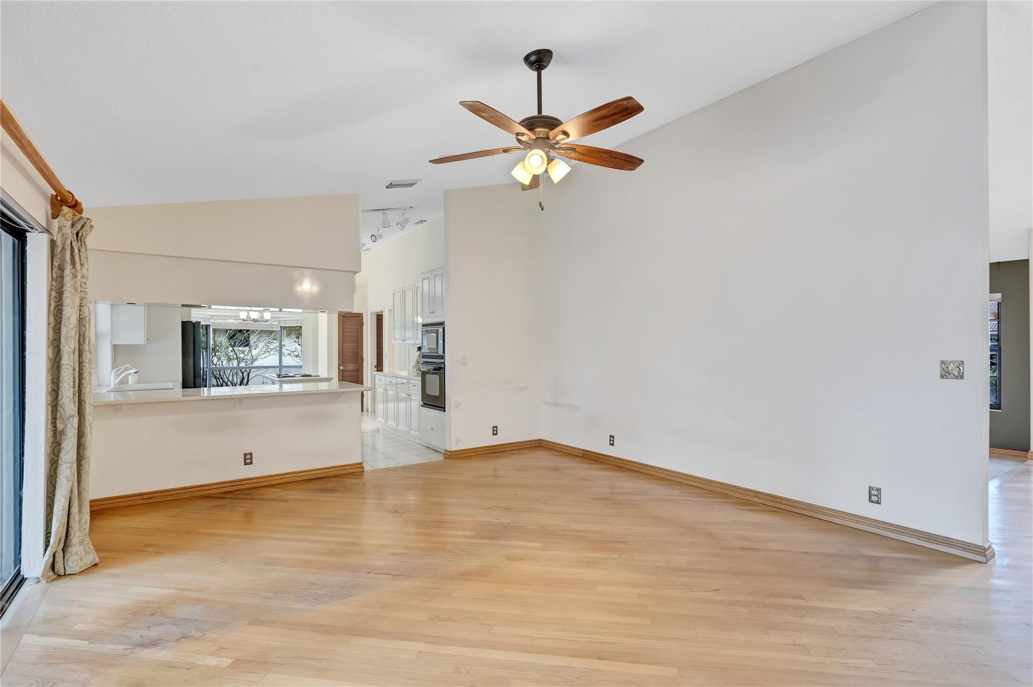 Pine Ridge 112-37 B - Residential