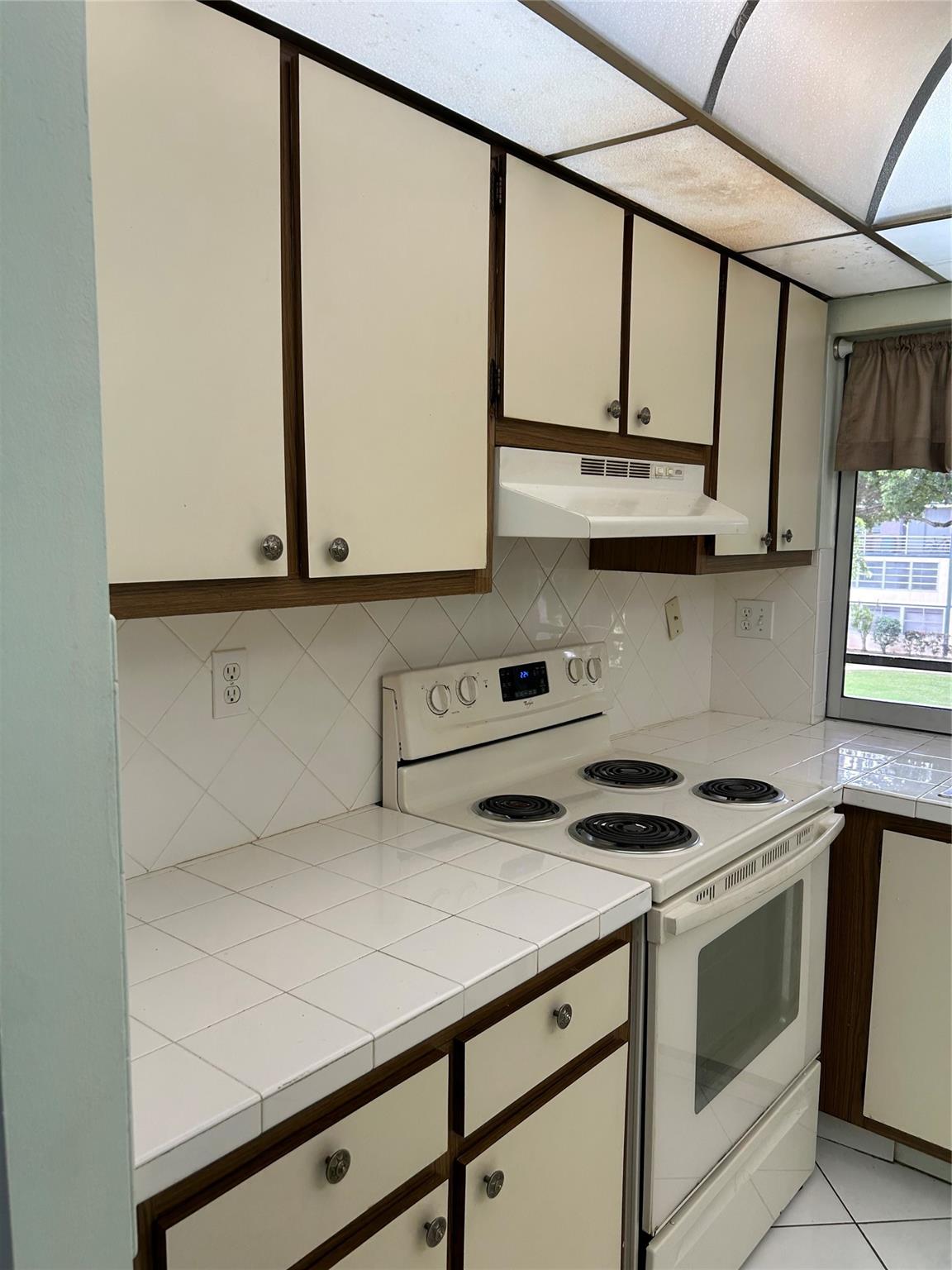 LIME BAY - Residential