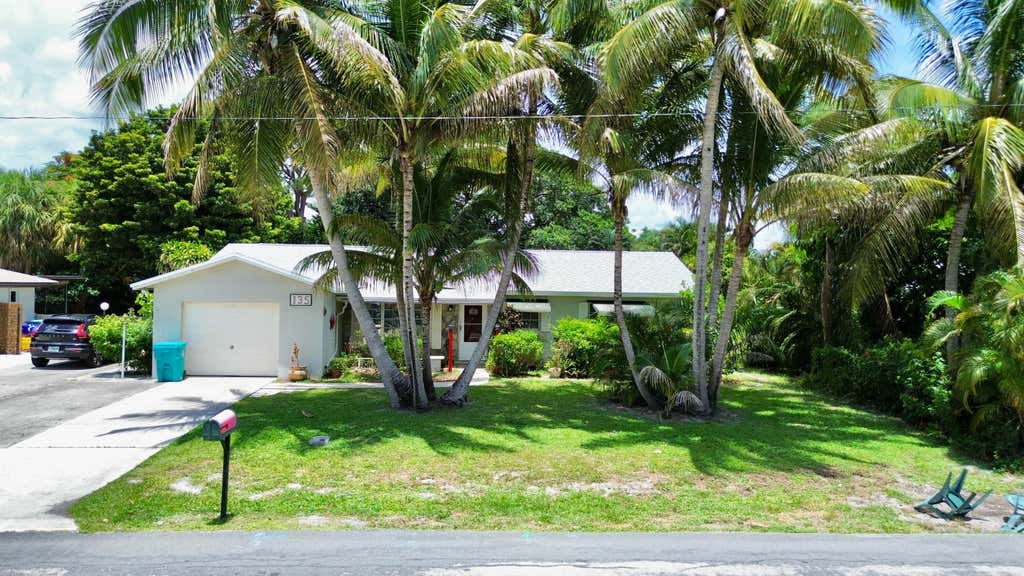 Photo of 135 SE 26TH Avenue, Boynton Beach, FL 33435 (MLS # B26058742)