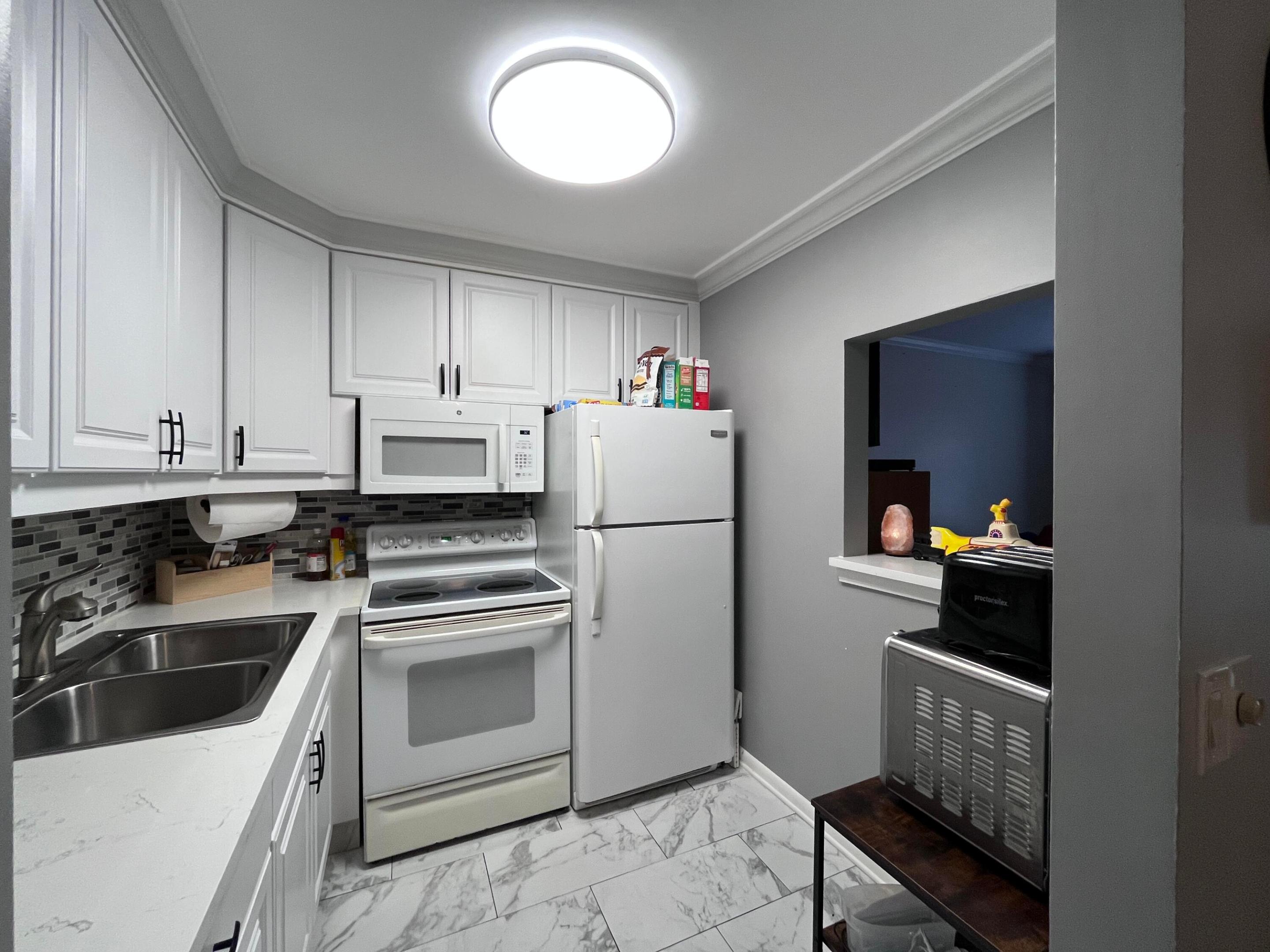 CAMBRIDGE CONDO - Residential
