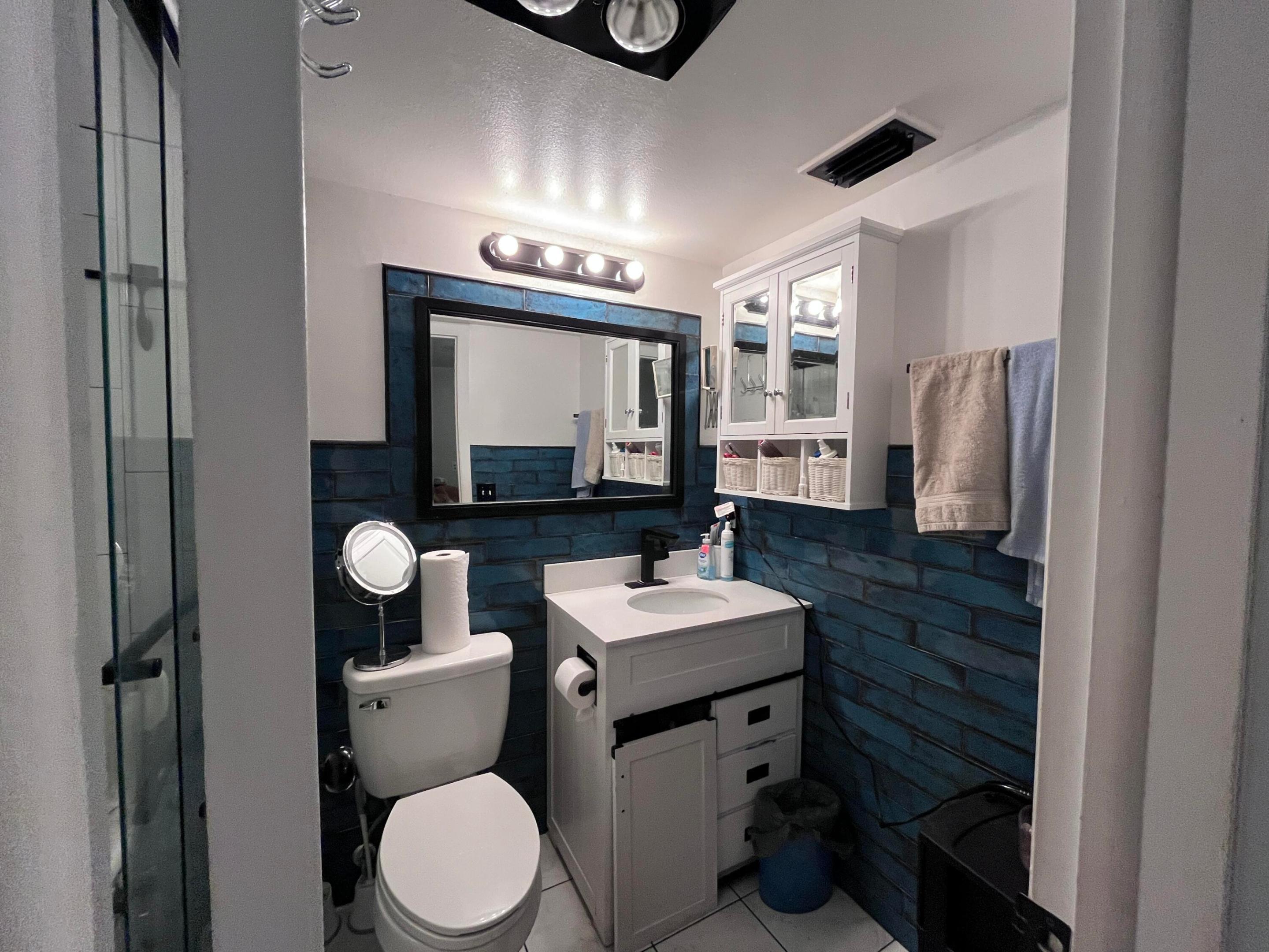 CAMBRIDGE CONDO - Residential