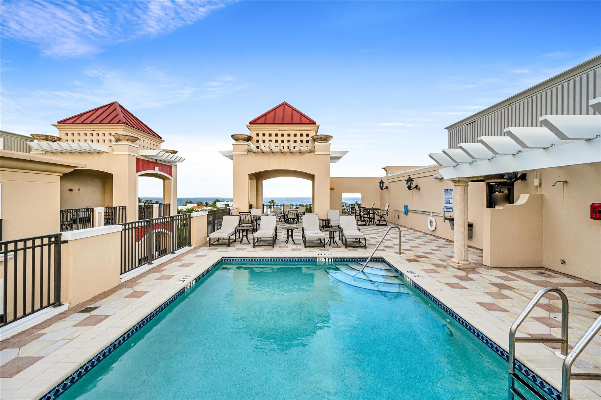 FOUNTAINS ON OCEAN BLVD - Residential
