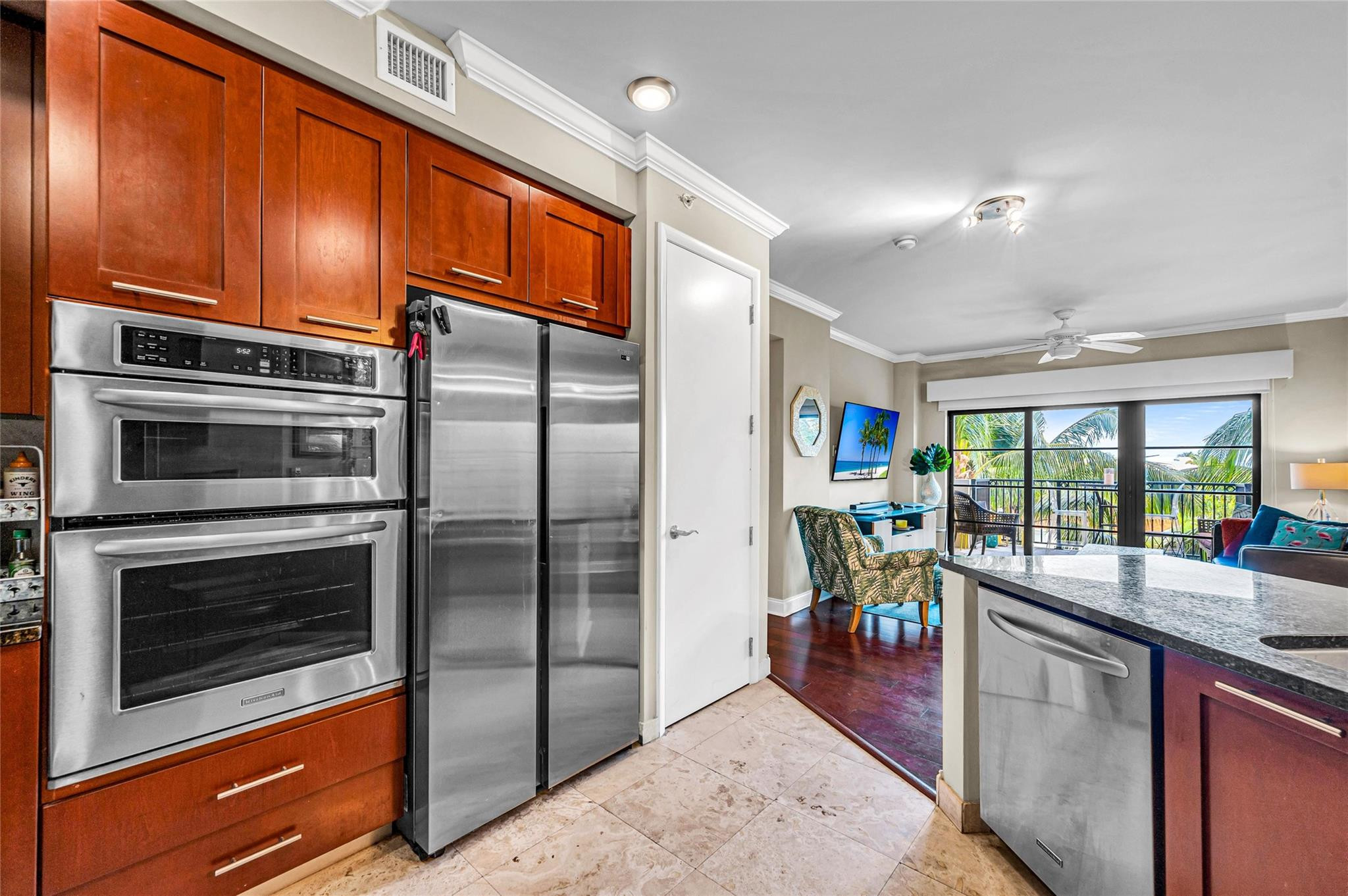 FOUNTAINS ON OCEAN BLVD - Residential