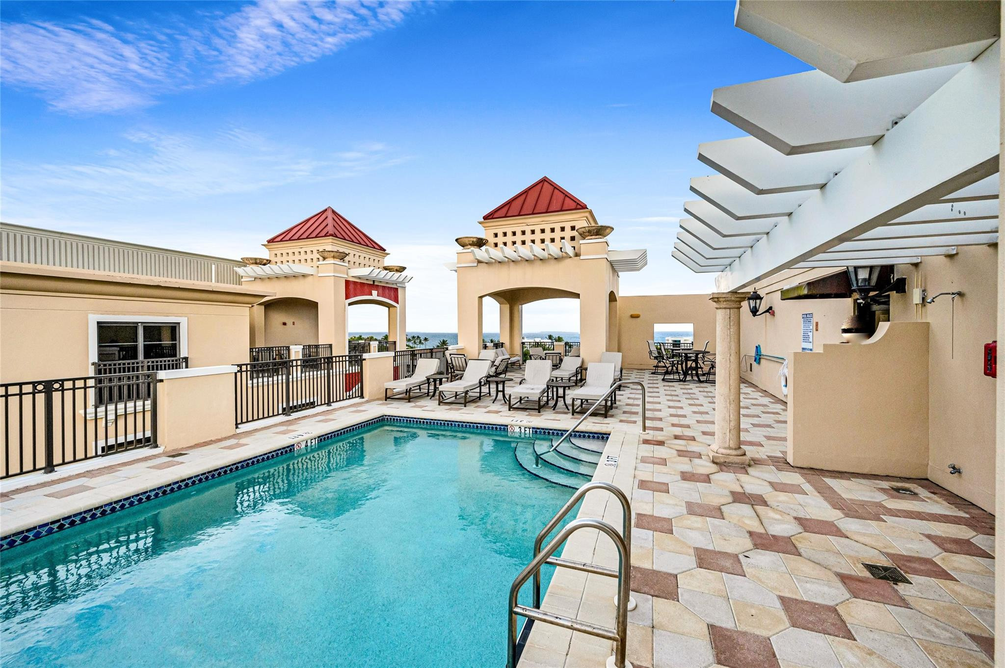 FOUNTAINS ON OCEAN BLVD - Residential