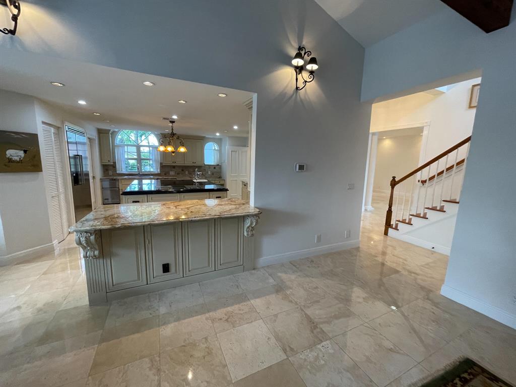 PRESIDENT COUNTRY CLUB - Residential