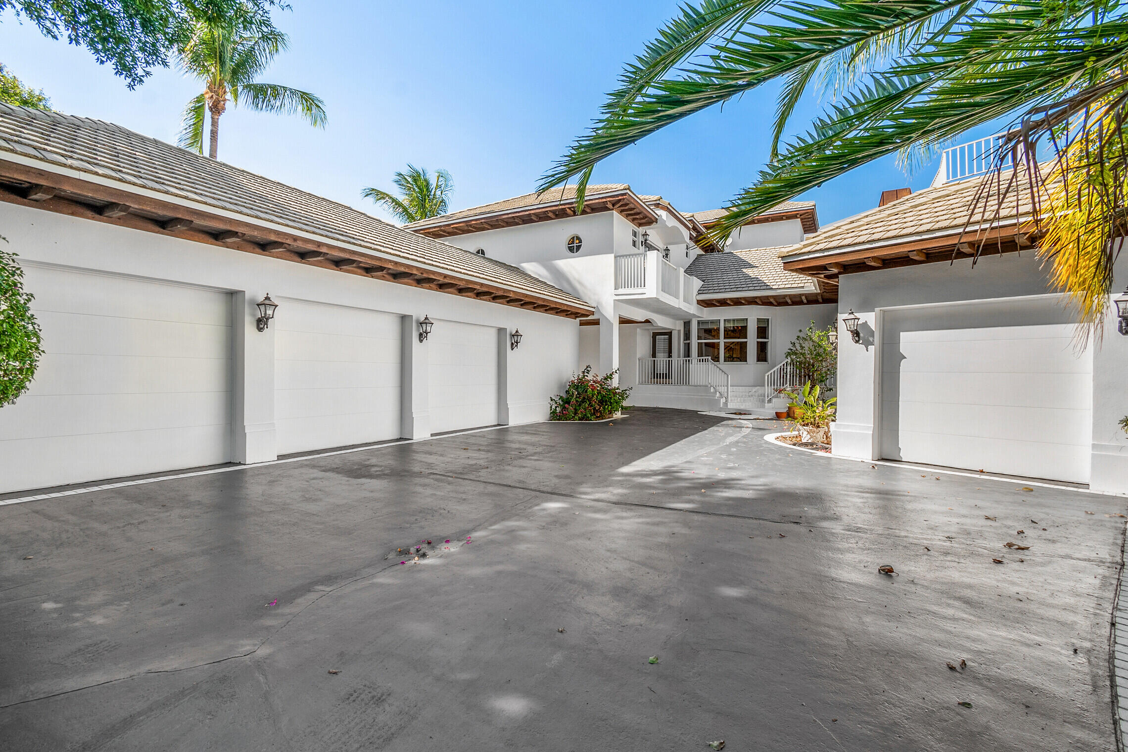 PRESIDENT COUNTRY CLUB - Residential