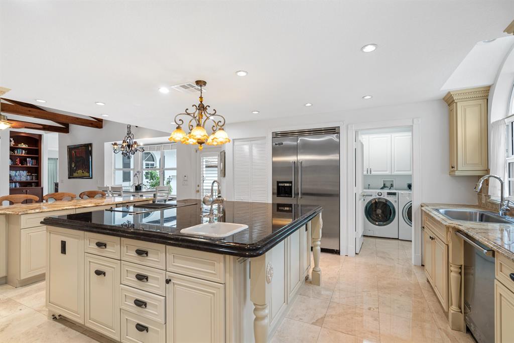 PRESIDENT COUNTRY CLUB - Residential