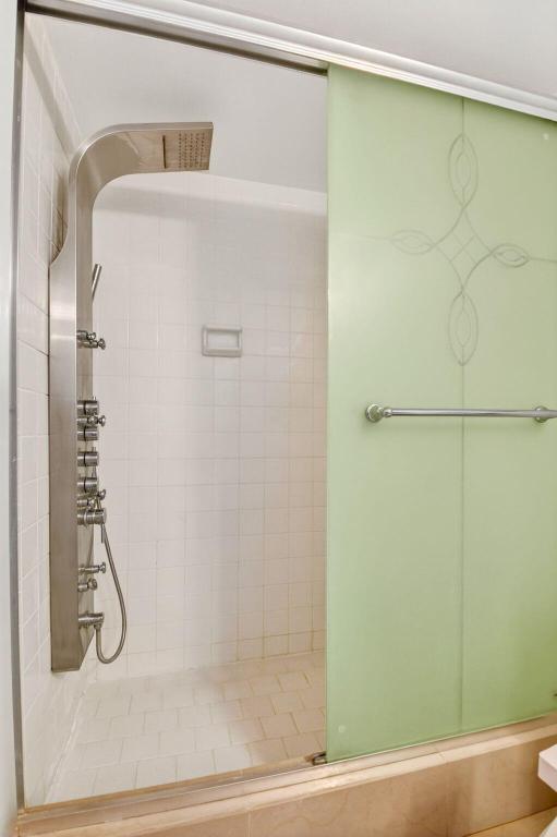 CLARIDGES I CONDO - Residential Lease