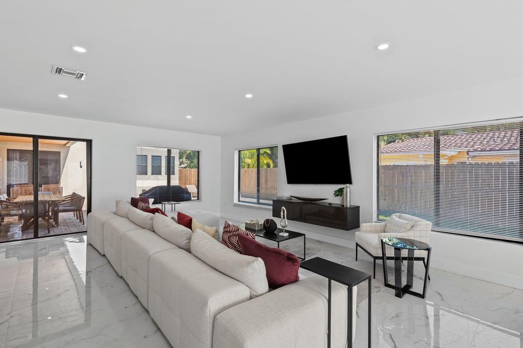 Photo of 1616 NE 17th Terrace, Fort Lauderdale, FL 33305 (MLS # F10433354)