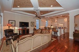 ROYAL PALM YACHT & COUNTR - Residential