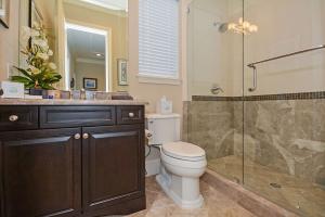 ROYAL PALM YACHT & COUNTR - Residential