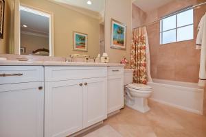 ROYAL PALM YACHT & COUNTR - Residential