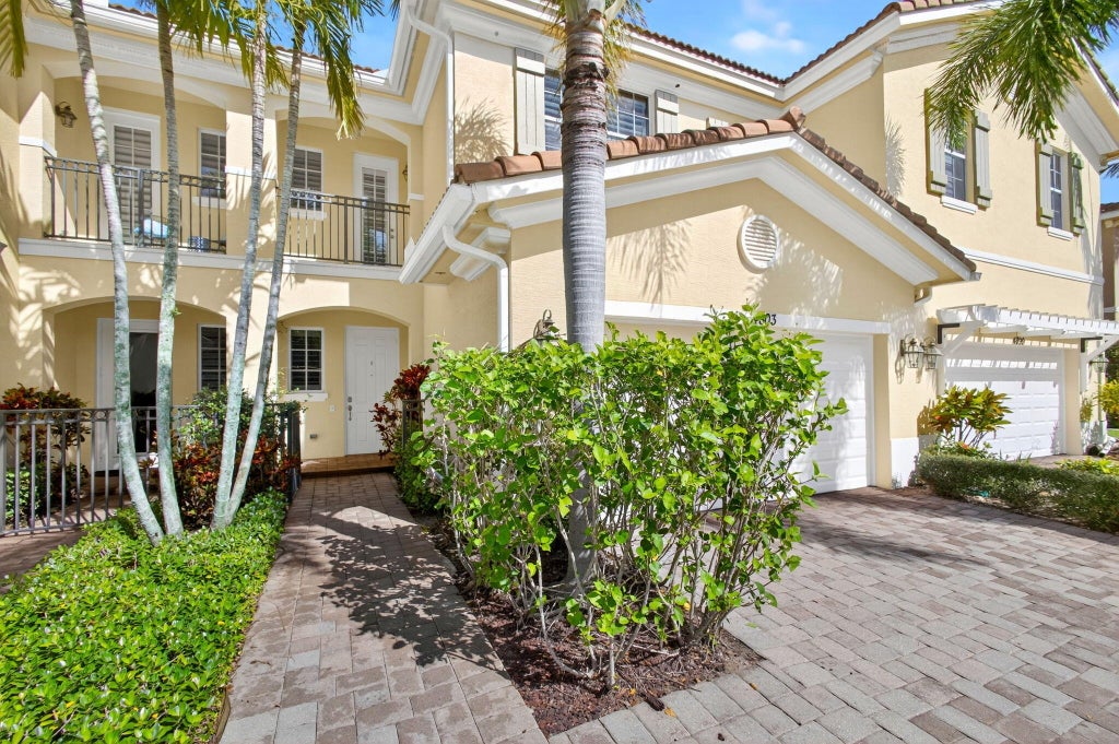 Photo of 4803 CADIZ Circle, Palm Beach Gardens, FL 33418 (MLS # B26067955)
