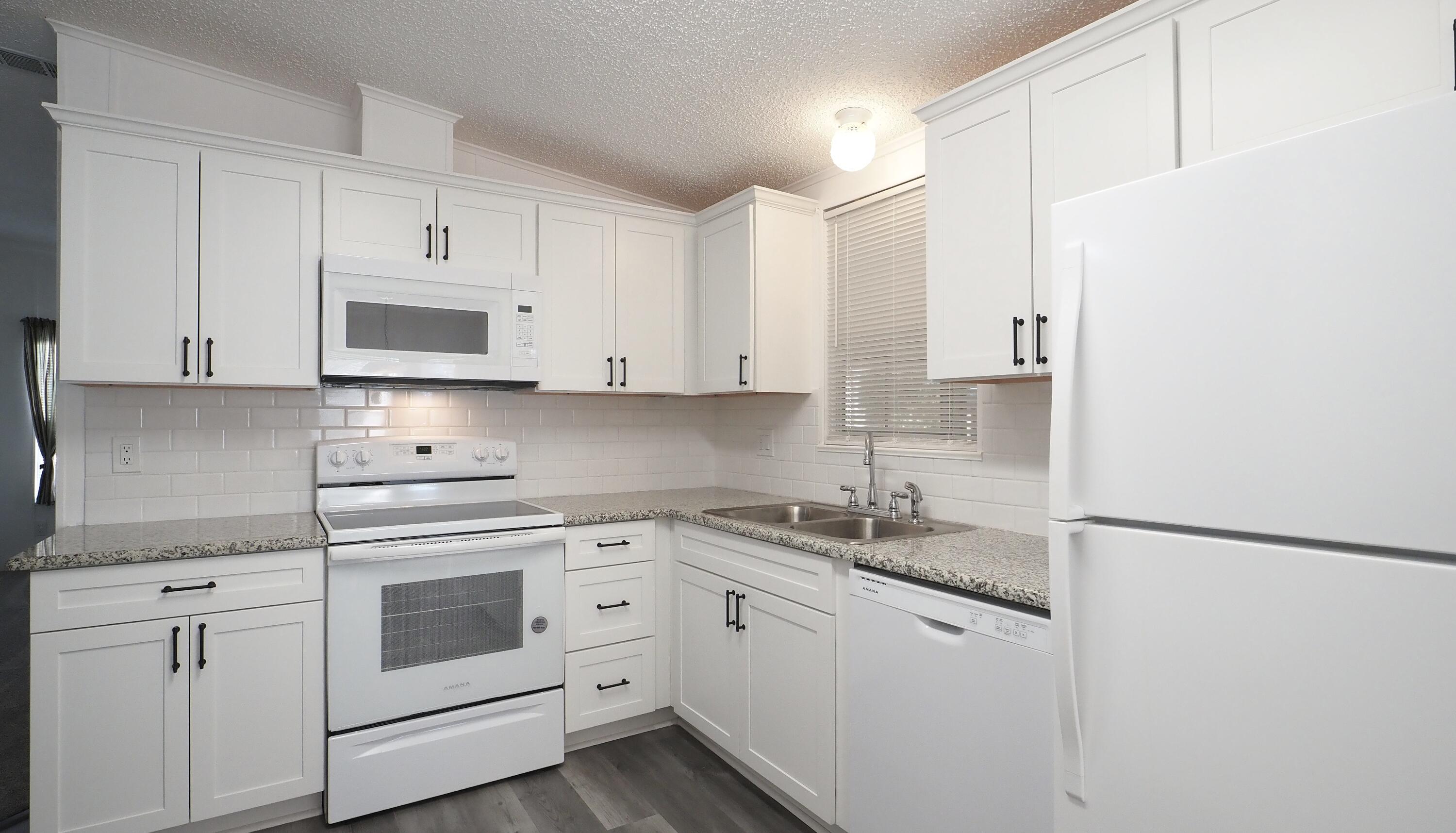 TROPICAL ISLES - Residential