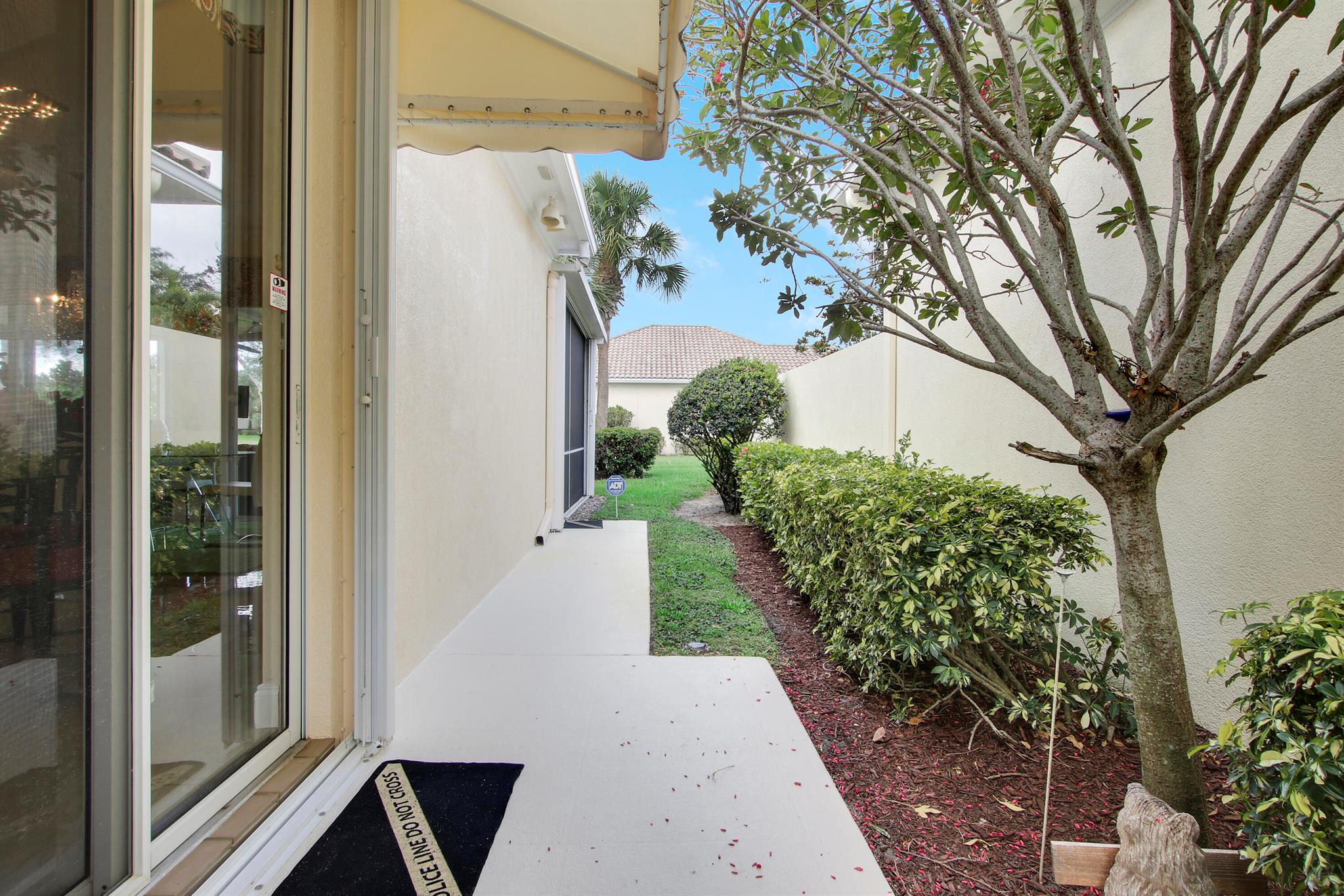 ISLES AT PALM BEACH GARDE - Residential