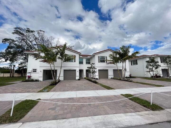 LAKEWOOD COVE - Residential