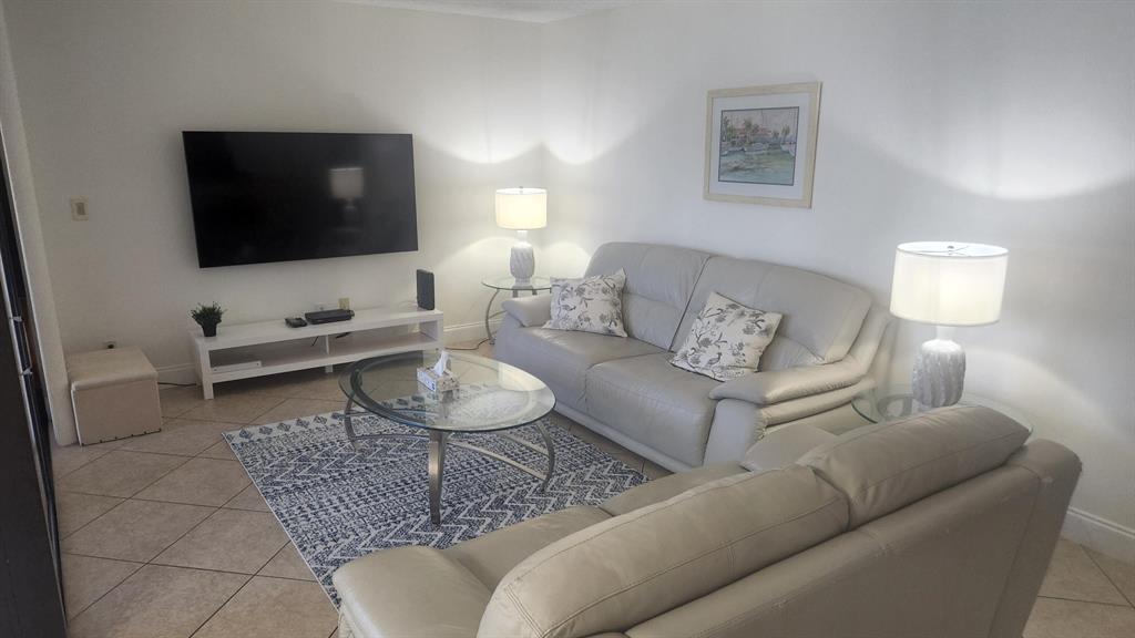 LAVERS DELRAY RACQUET CLUB CONDO - Residential Lease