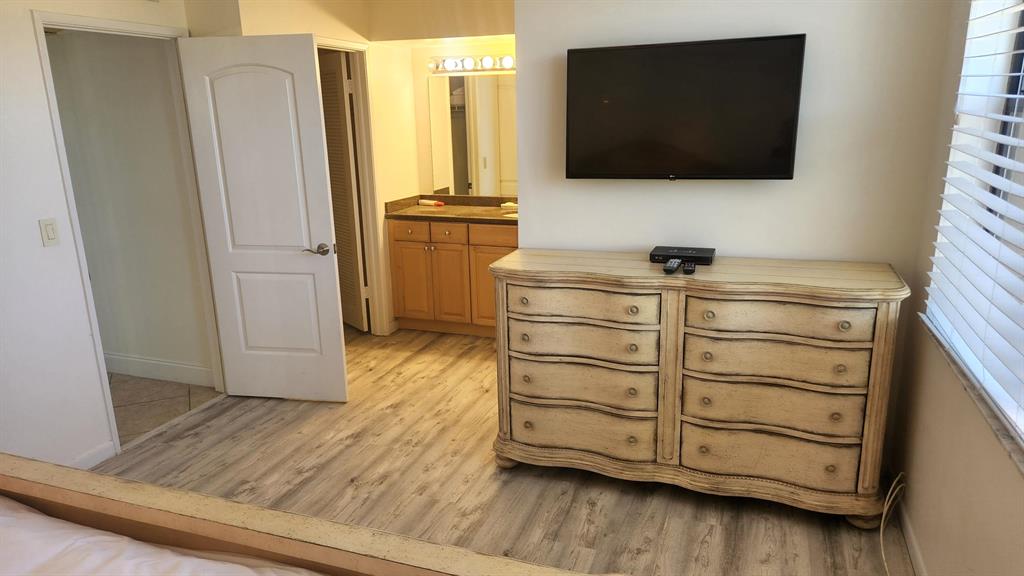 LAVERS DELRAY RACQUET CLUB CONDO - Residential Lease