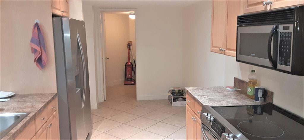 LAVERS DELRAY RACQUET CLUB CONDO - Residential Lease