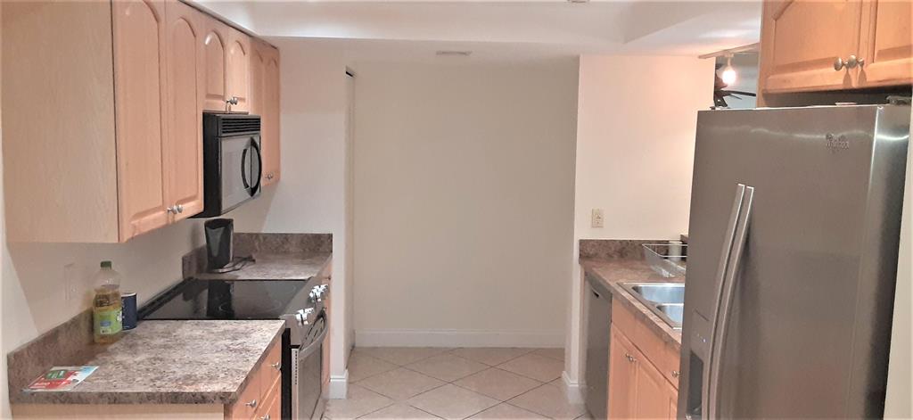 LAVERS DELRAY RACQUET CLUB CONDO - Residential Lease