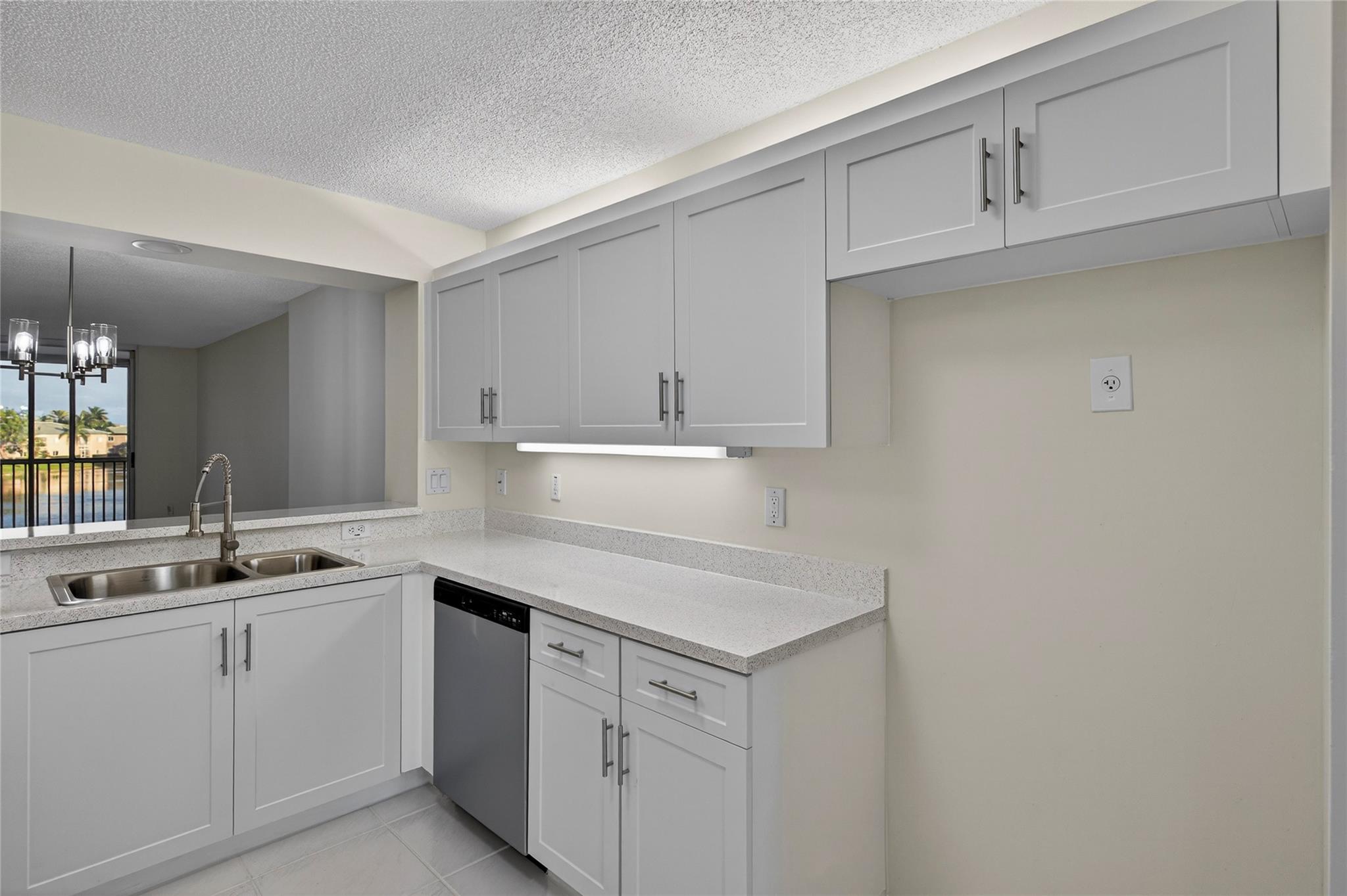 TRENT CONDOMINIUM H - Residential