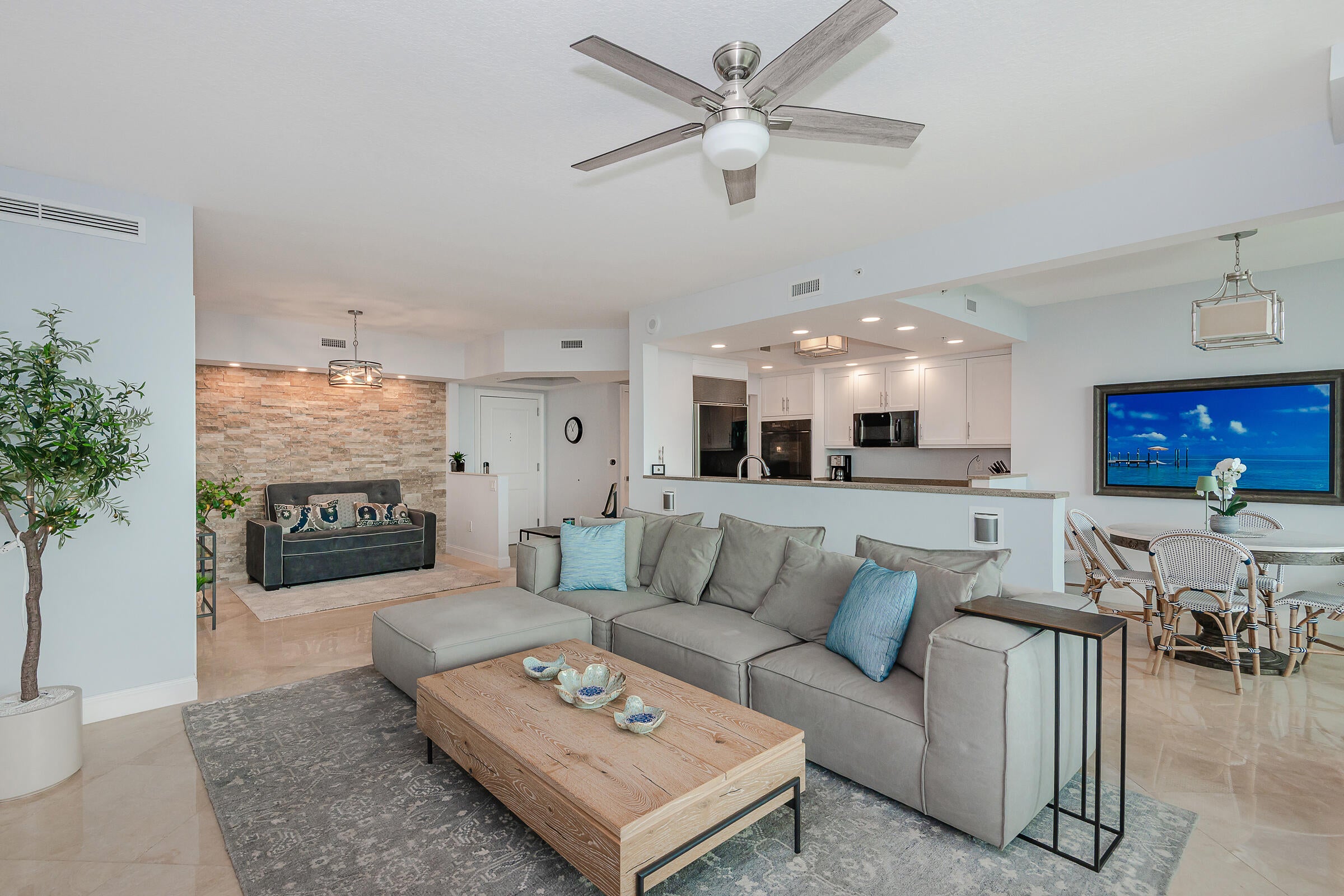 411 N NEW RIVER Drive E 1205