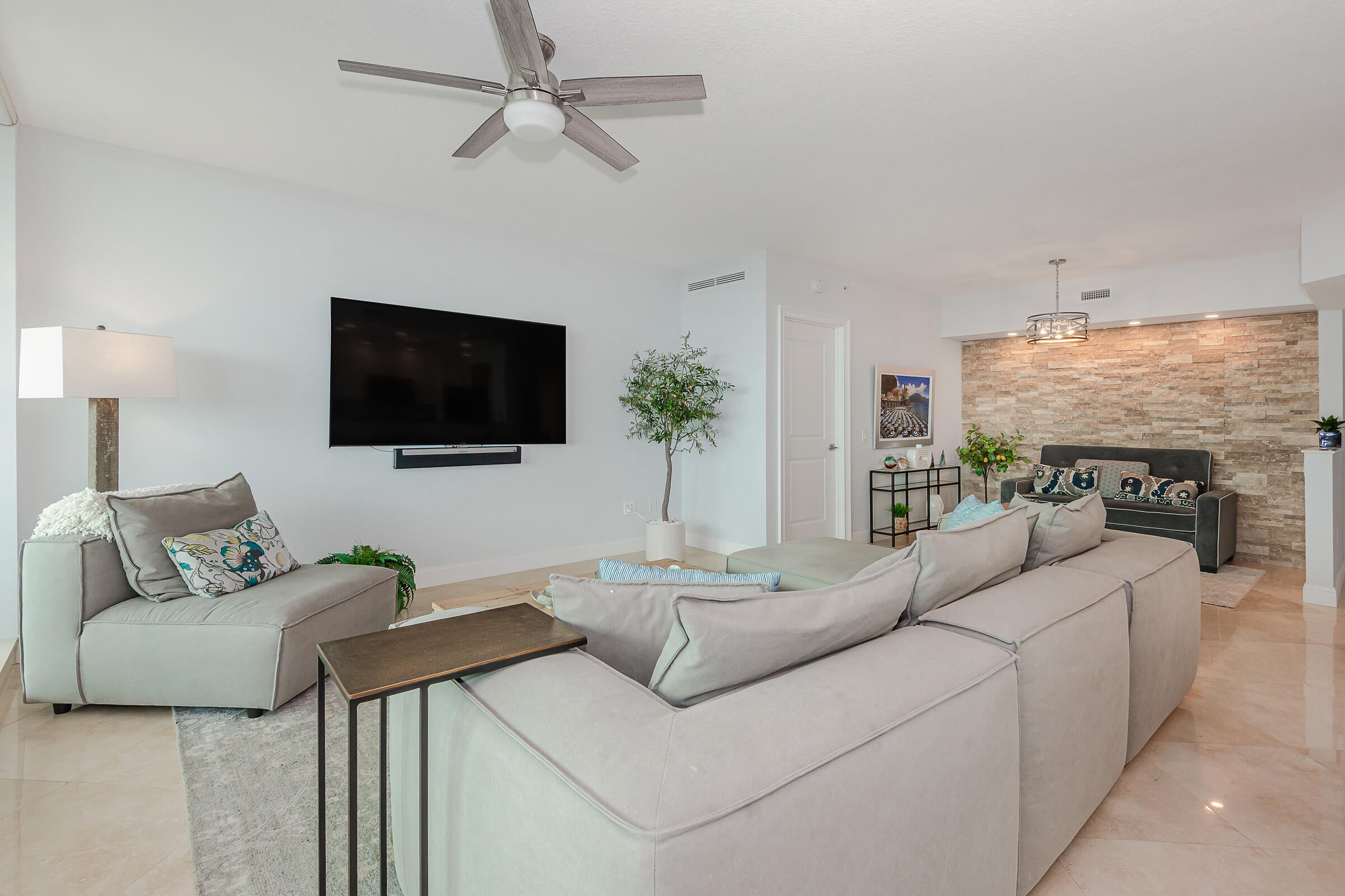 411 N NEW RIVER Drive E 1205