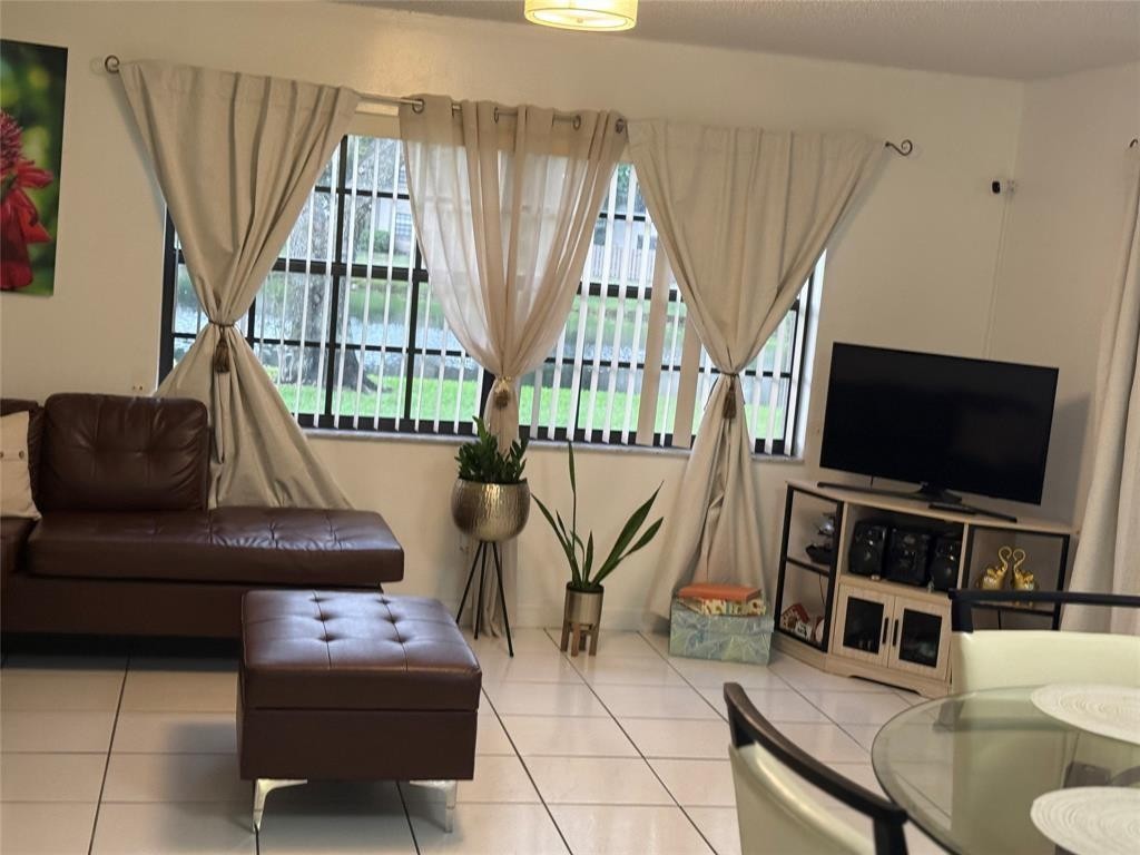 GRENADIER LAKES - Residential