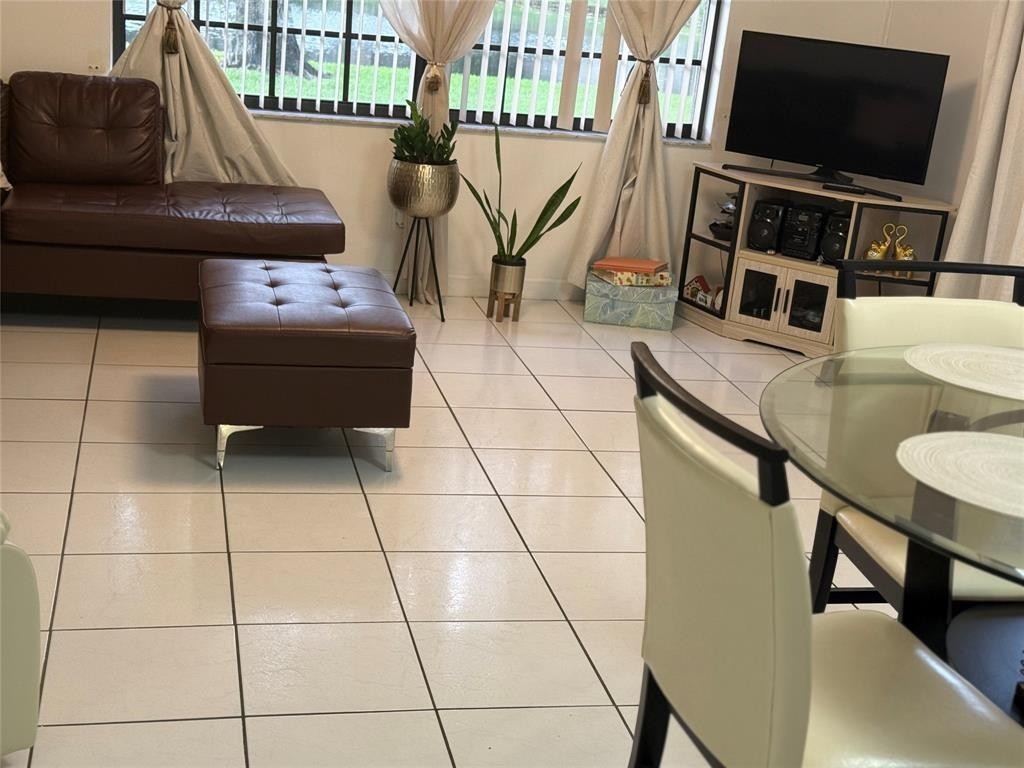 GRENADIER LAKES - Residential