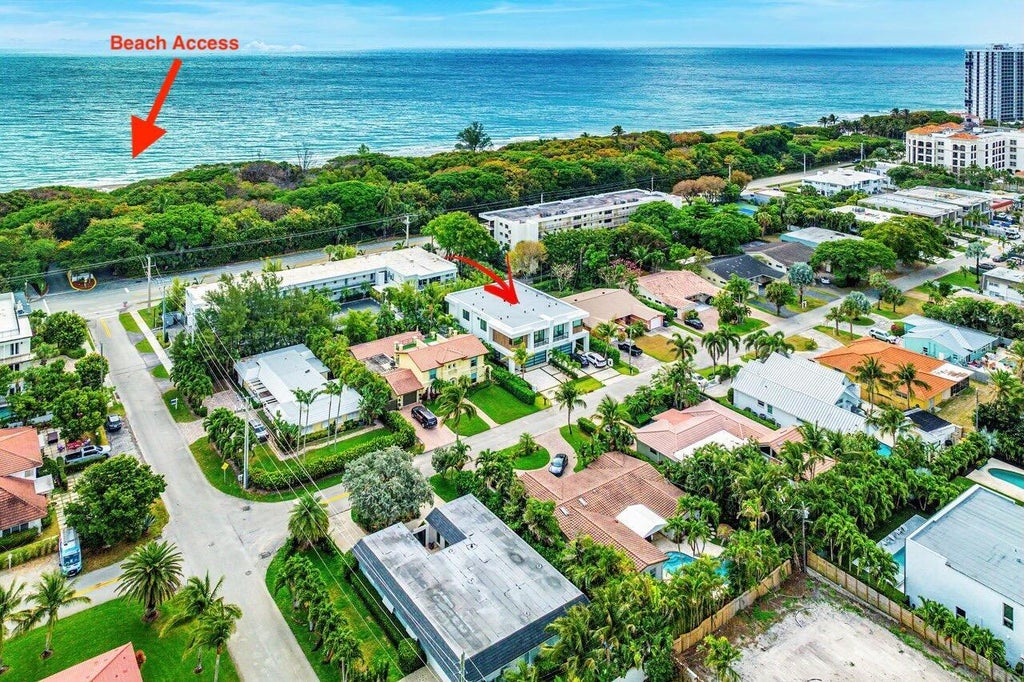 Photo of 326 NE Wavecrest Way, Boca Raton, FL 33432 (MLS # B26077089)