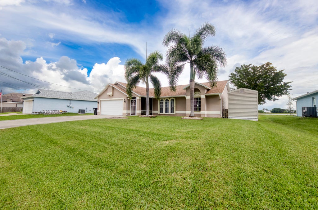 Photo of 2681 SW Tanforan Boulevard, Port Saint Lucie, FL 34987 (MLS # R11123762)