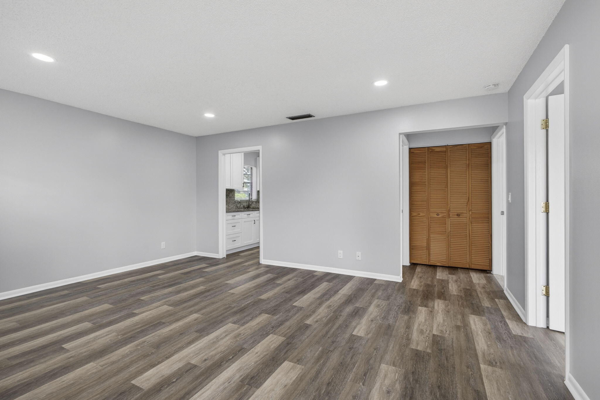 SUMMIT VILLAS CONDO - Residential