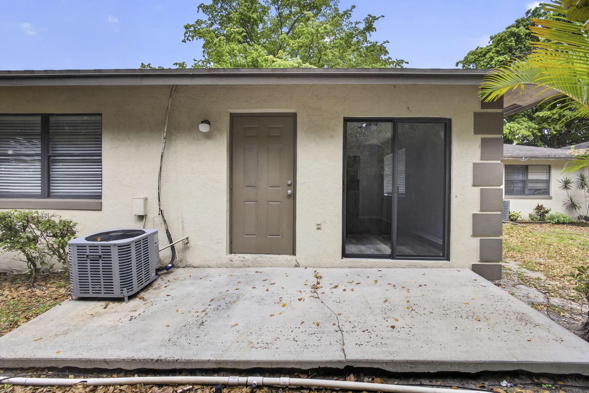 4726 Summit Boulevard