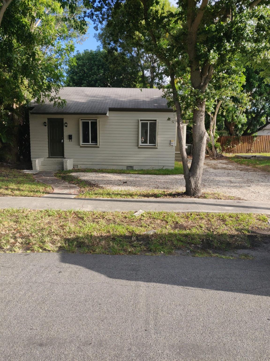 Dania Heights Ext 5-19 B - Residential Lease