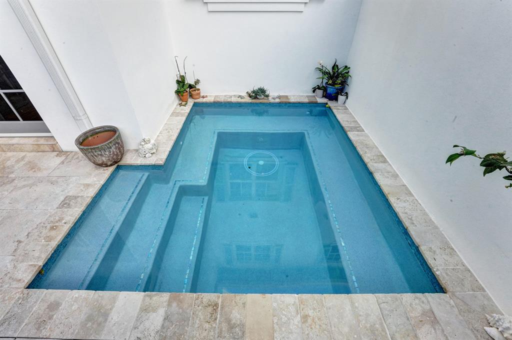 WINDSOR - Residential