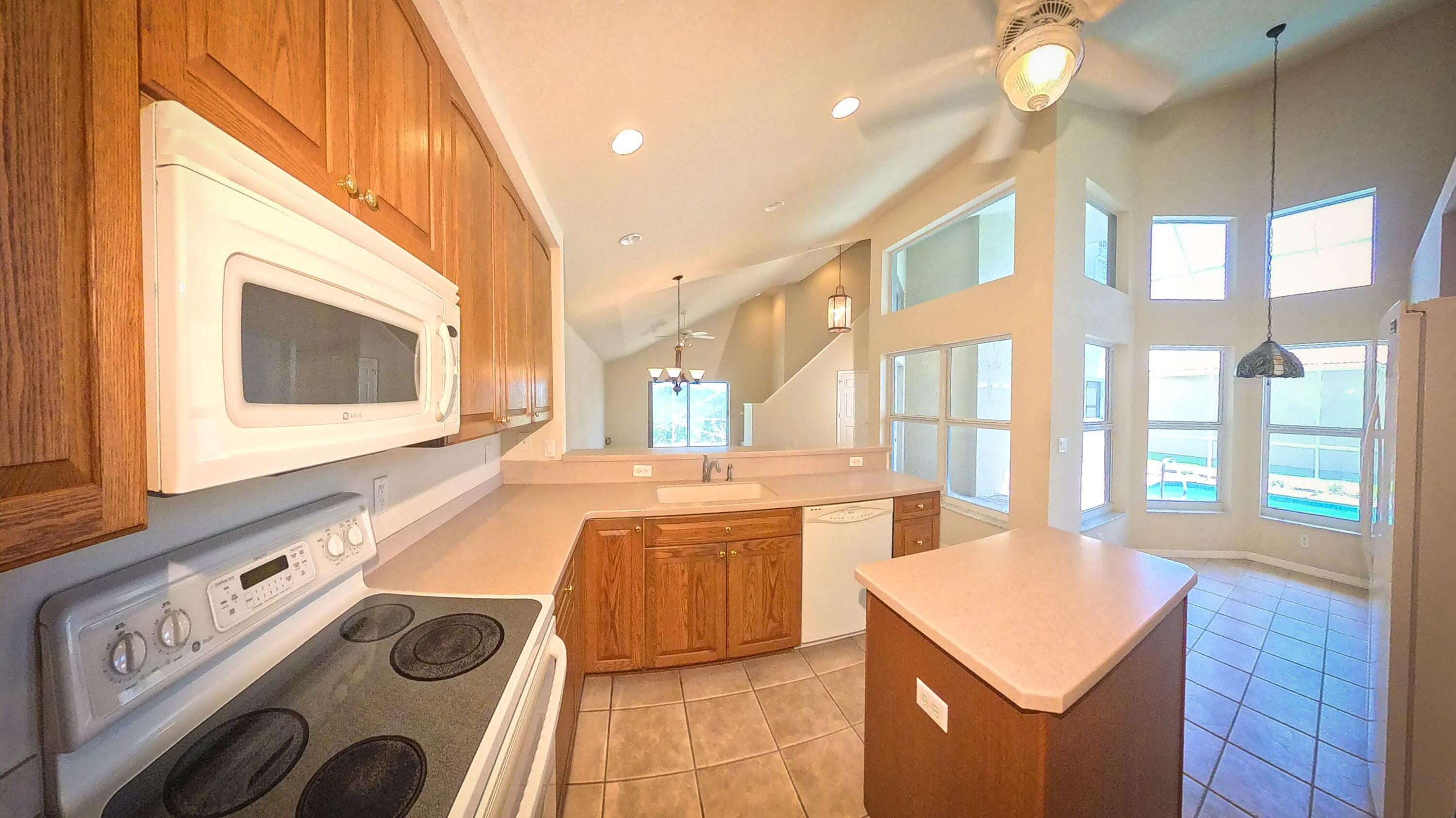 BANNER LAKE (AKA COTTAGES AT HOBE SOUND) - Residential