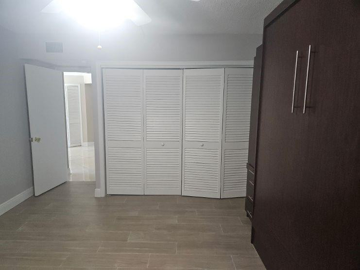 615 N Riverside Drive 301