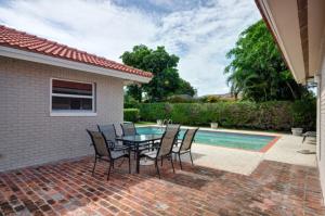 ROYAL PALM YACHT & COUNTRY CLUB - Residential Lease