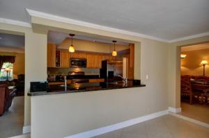 ROYAL PALM YACHT & COUNTRY CLUB - Residential Lease