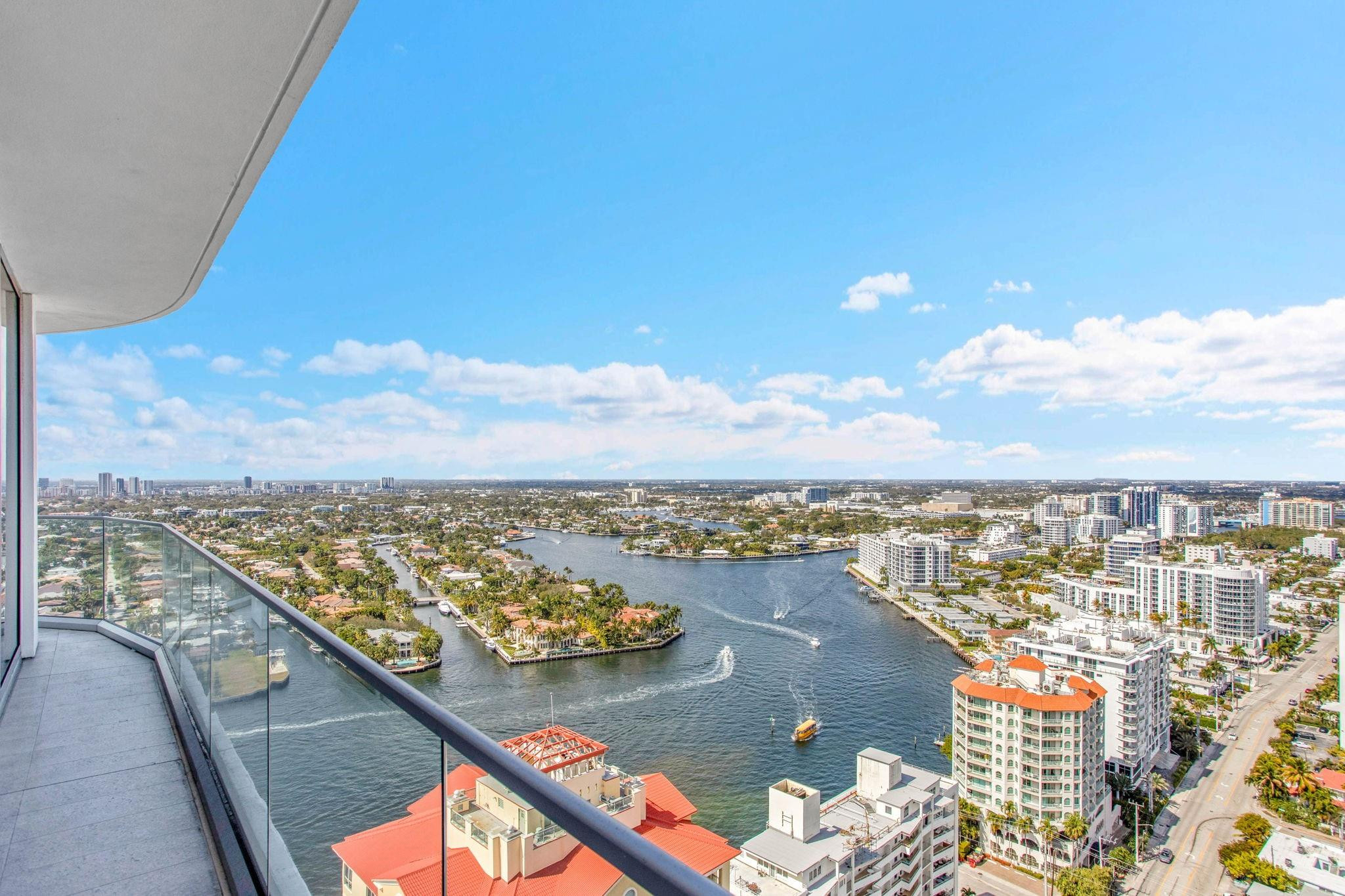 153 N Seabreeze Boulevard 2504-S