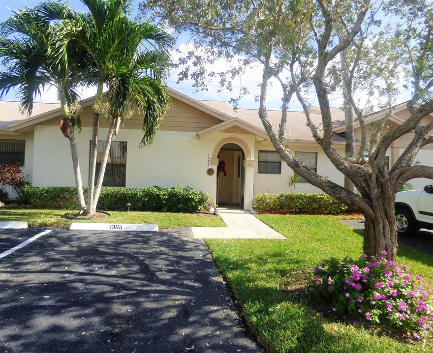 JUST PERFECT FOR A WINTER VACATION, OR ANNUALLY, IS THIS 2BED-2BATH VILLA, WITH ENCLOSED PATIO,& A LOVELY, PRIVATE OUTDOOR AREA. TWO PARKING SPACES ARE RIGHT IN FRONT OF THE HOME. NICELY DECORATED, TOTALLY FURNISHED FOR YOUR COMFORT, TV IN THE LIVING ROOM & BEDROOM. 
THE COMMUNITY IS LOCATED 3 MILES FROM TRENDY DOWNTOWN DELRAY & THE BEACHES. 
ENJOY GREAT ENTERTAINMENT, THEATERS, ARTS, RESTAURANTS, GOLFING, MUSIC, BOATING.
THIS ACTIVE COMMUNITY OFFERS SHOWS IN ITS OWN THEATER, 5 POOLS, 12 HAR-TRU TENNIS COURTS, BOCCE & SHUFFLEBOARD COURTS. IN THE CLUBHOUSE YOU WILL FIND THE GYM, SAUNA, STEAM ROOM, MEDIA & CARD ROOMS, CERAMICS,  LIBRARY, & PLENTY OF ACTIVITIES TO CHOOSE FROM.
TAKE WALKS, OR BIKE, AROUND THE LAKE,  ADMIRE THE WILD LIFE. 
DON'T DELAY, FLORIDA LIFESTYLE  IS AVAILABLE TO YO