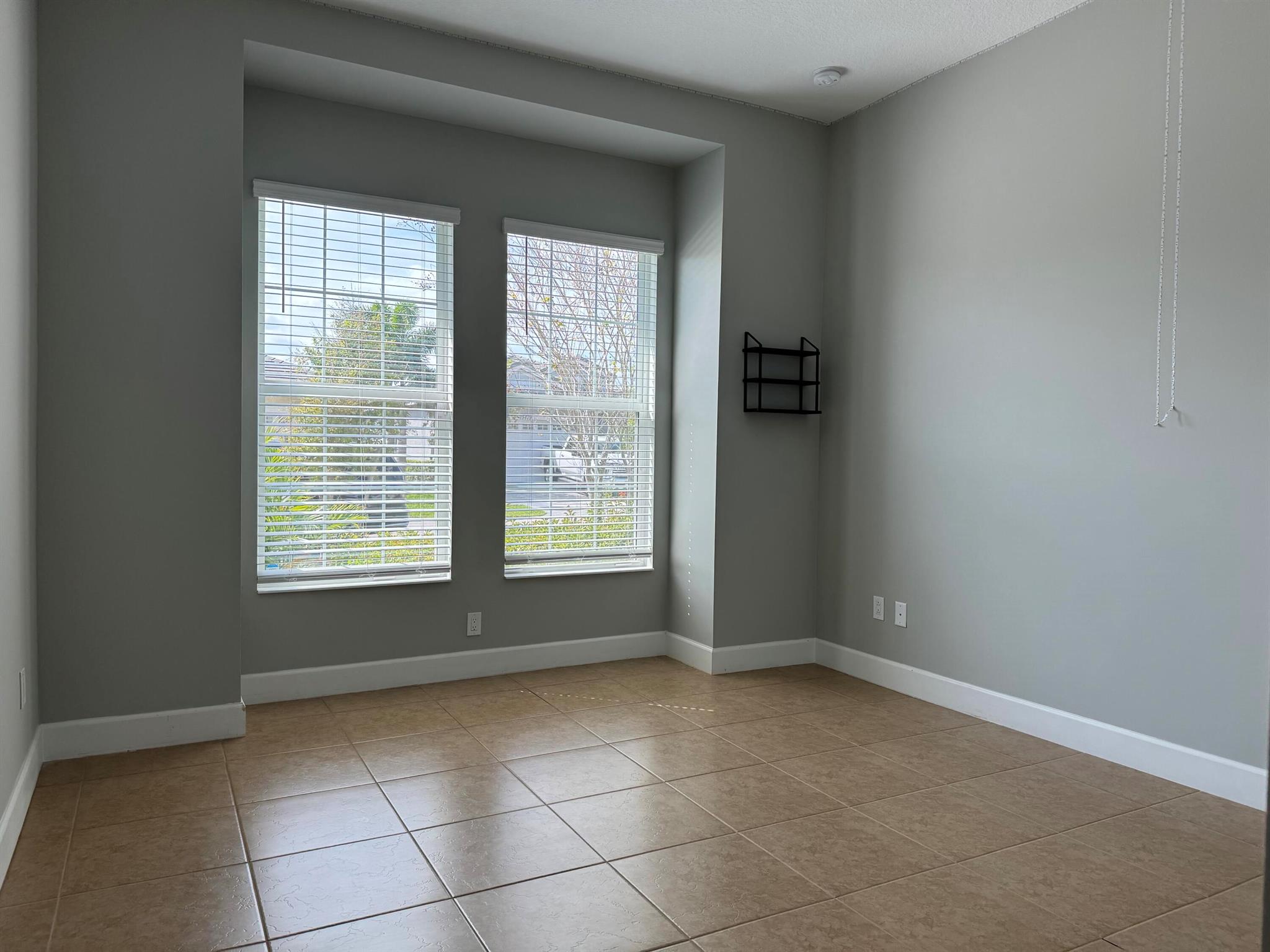 MEADOWS OF WESTLAKE - Residential Lease